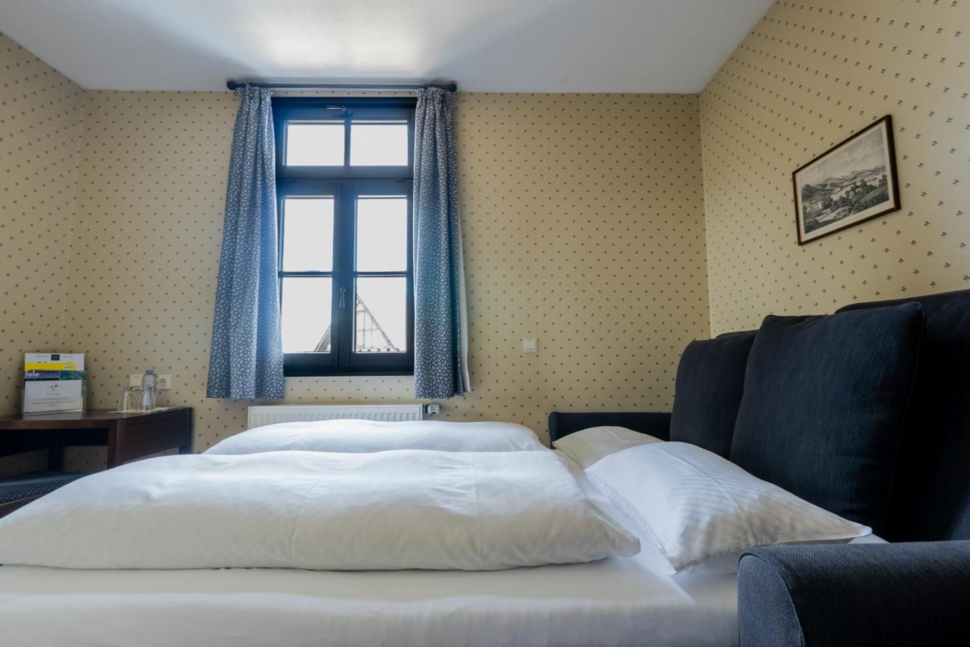 Burg Windeck ***S Hotel Buehl  Room photo