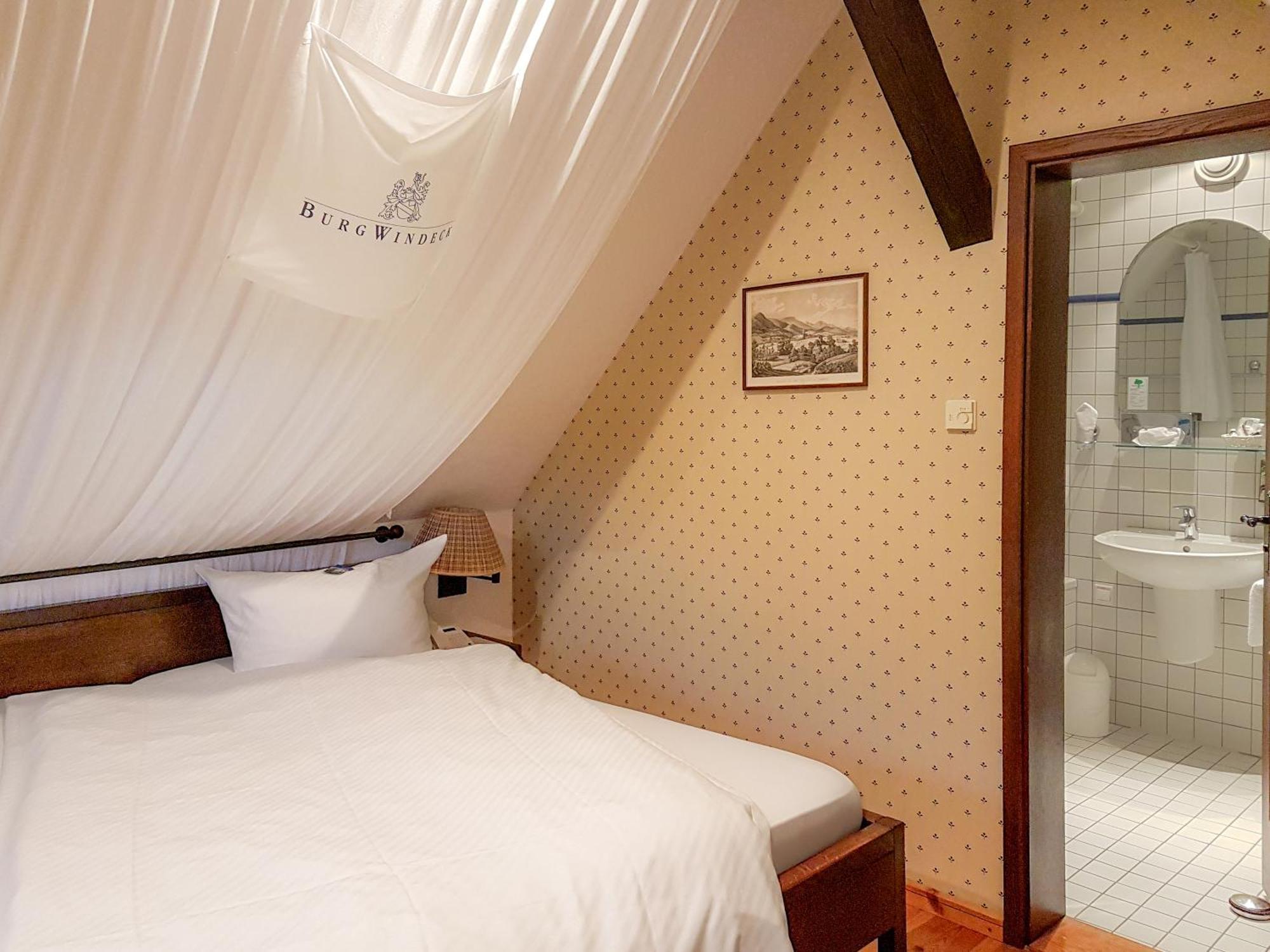 Burg Windeck ***S Hotel Buehl  Room photo